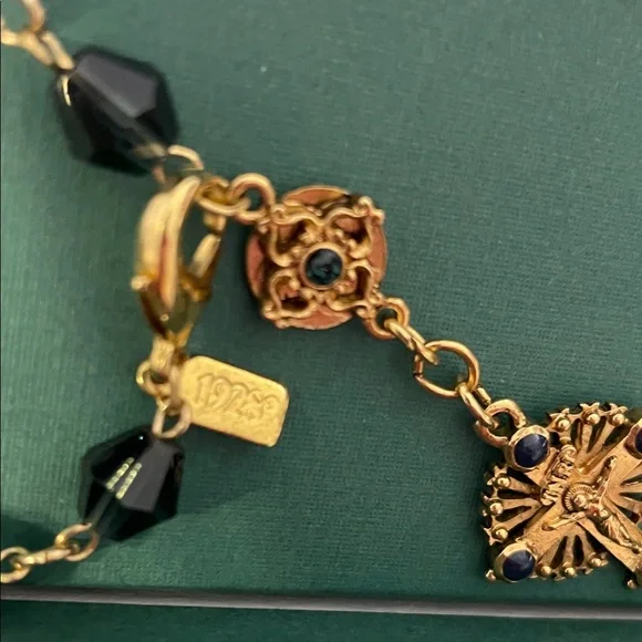 1928 Gold and Black Beaded Bracelet - Picture 2 of 8